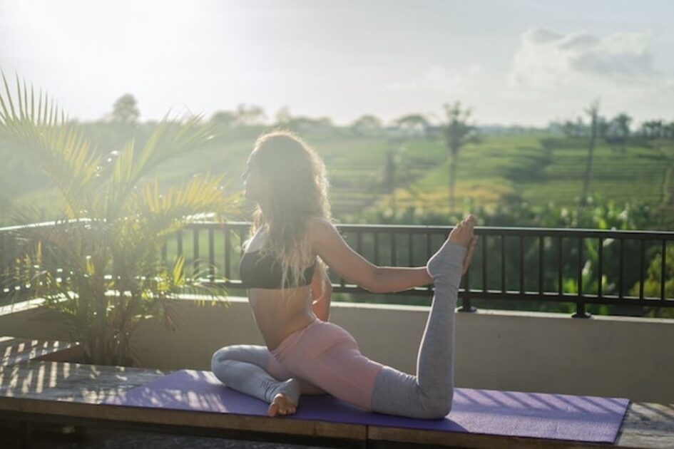 Yoga ao ar livre.